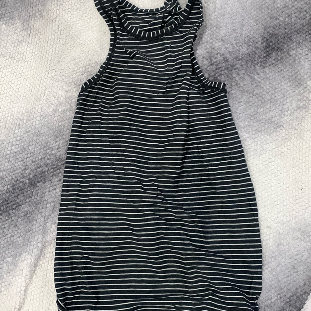 Lululemon tie back athletic wear, very comfy